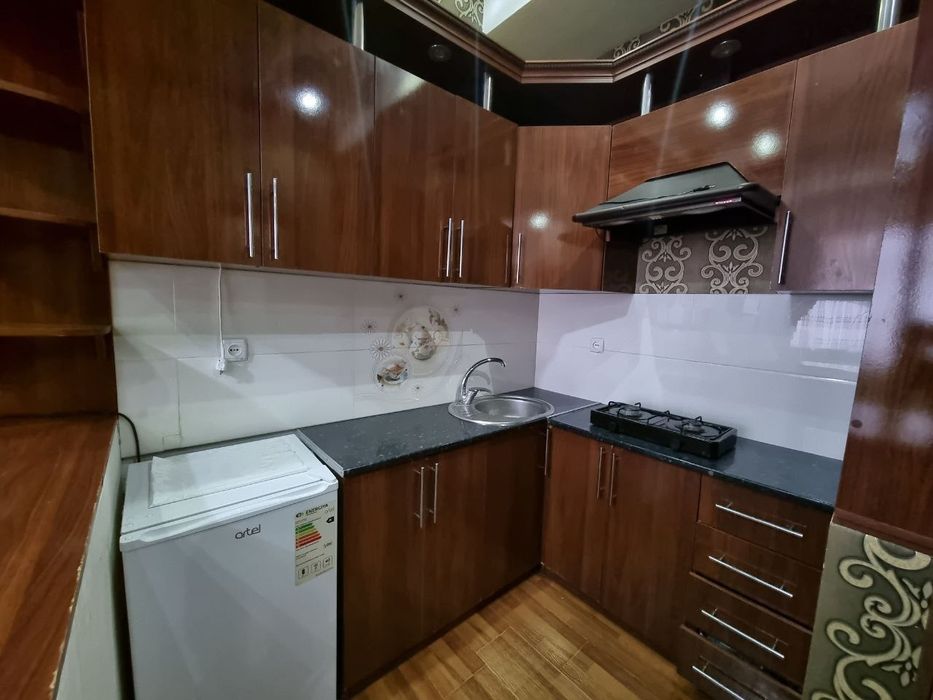 Srochna Vagzal karavan oldida  ijaraga uy beriladi