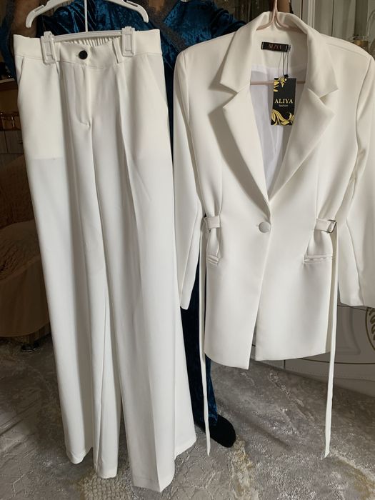 Двойка костюм с брюками