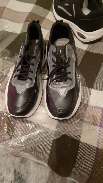 Кроссовки за 2 пары 4500