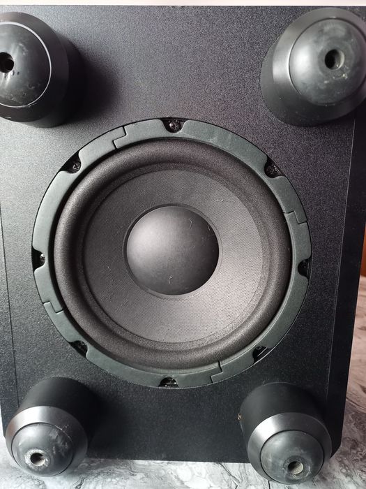 Продавам субуфер jbl