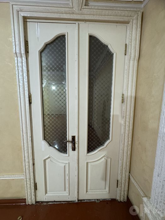 Eshik va mebillar hammasi 800 ming