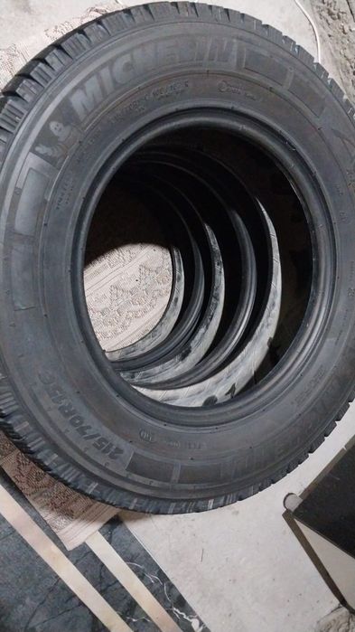 Продам срочно шины 215,70,р15.с