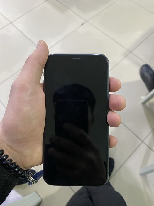 Айфон 11 128гб..