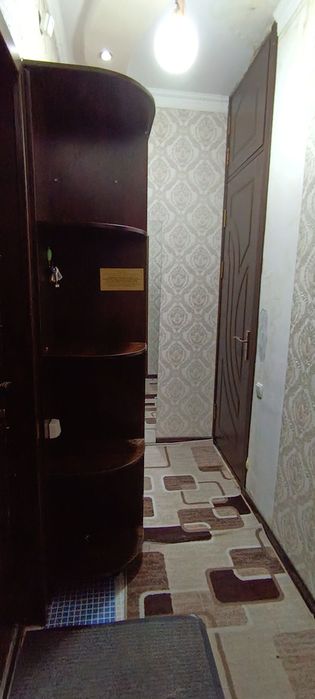 Чилонзор, 8-квартал. 1/2 хонали тоза ва барча шароитли квартира