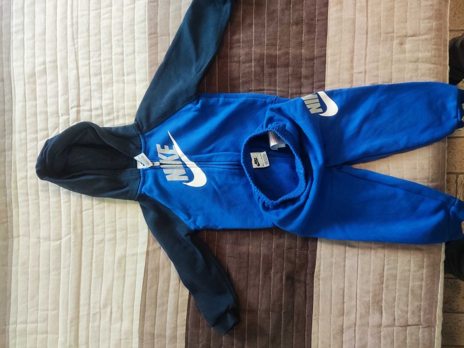 Маркови Спортни екипи дънки суичъри