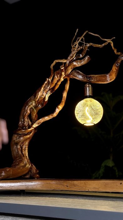 Табиий дарахтдан ночник лампа.