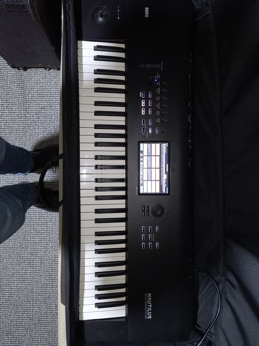 Korg nautilus 61 keys