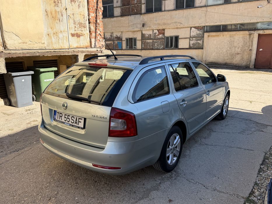 SKODA Octavia 2010 — imagine 3