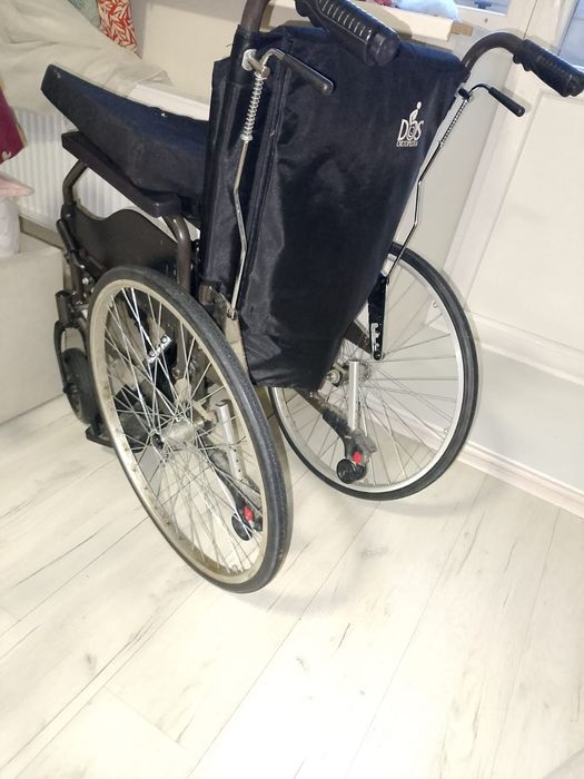 Инвалидная коляска