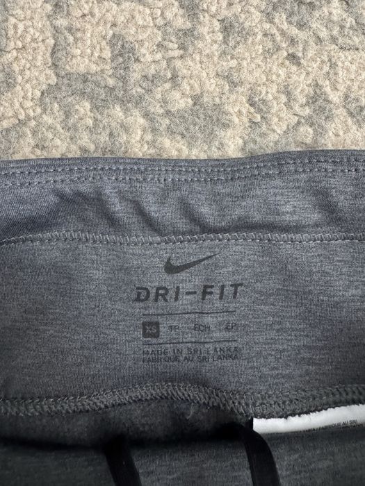 Дамски клин Nike Dri-Fit
