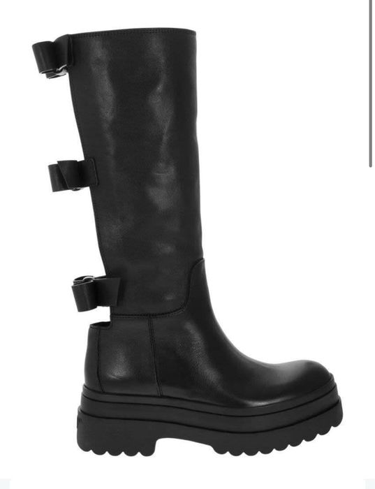 Нови ботуши valentino