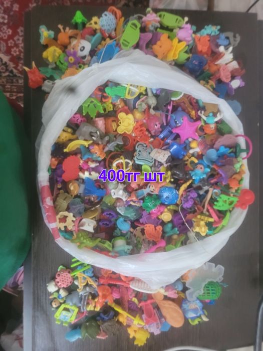 Продам киндер игрушки