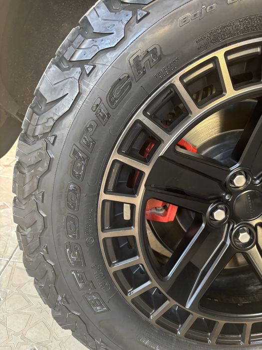 Продам шины 4 штуки.