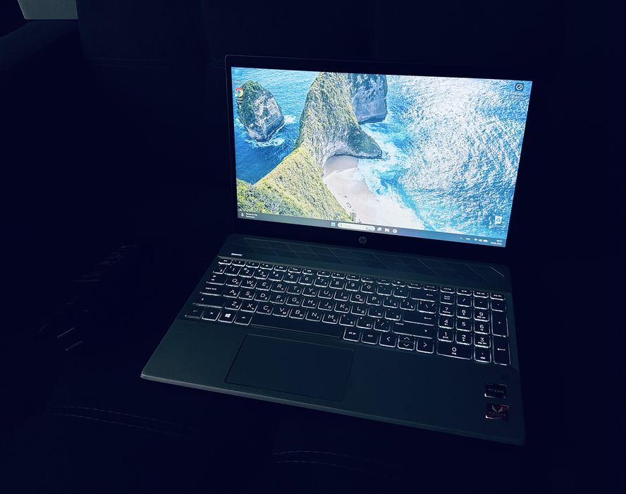 Ноутбук HP Ryzen 3, 8GB, 256GB SSD, VEGA 6 4GB