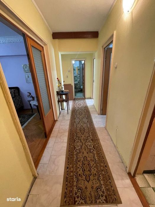 - Apartament 3 camere Calarasilor, suprafata totala 73mp