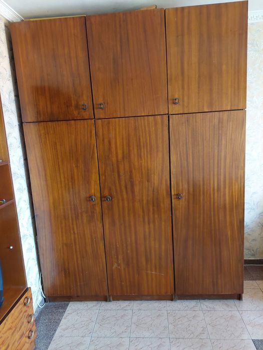 Масивен гардероб в много добро състояние!