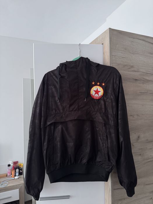 Ветровка на ЦСКА, S-размер