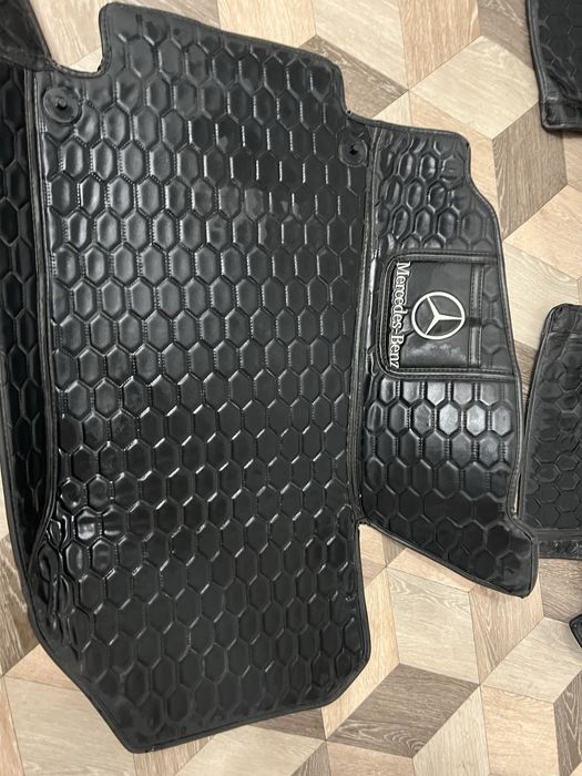 Продам полики на мерс