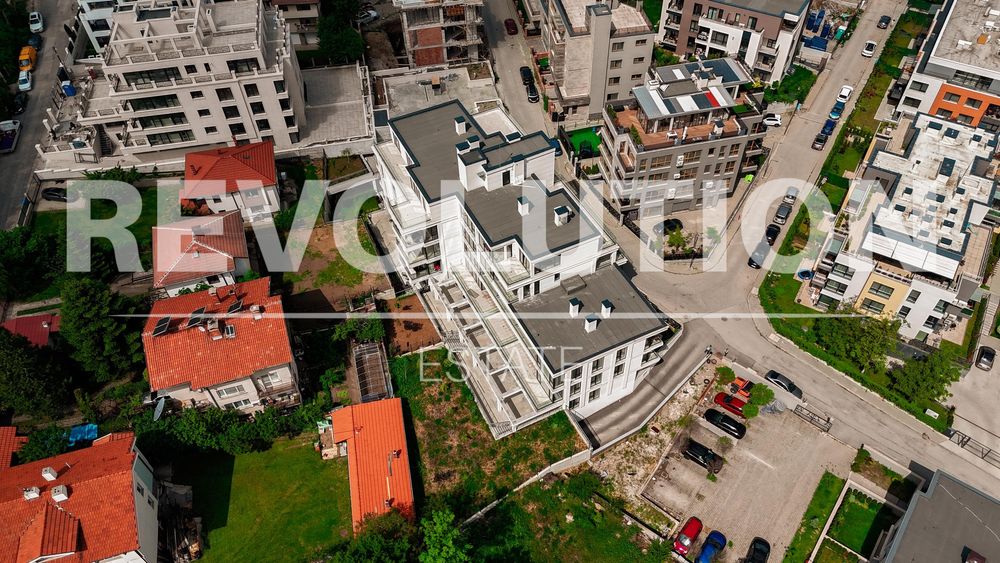 Тристаен апартамент в ж.к. Драгалевци.