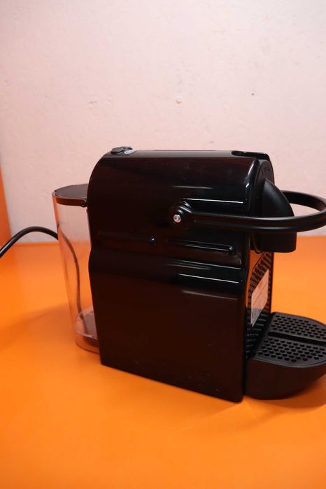 Кафемашина с капсули Delonghi Inissia Nespresso система