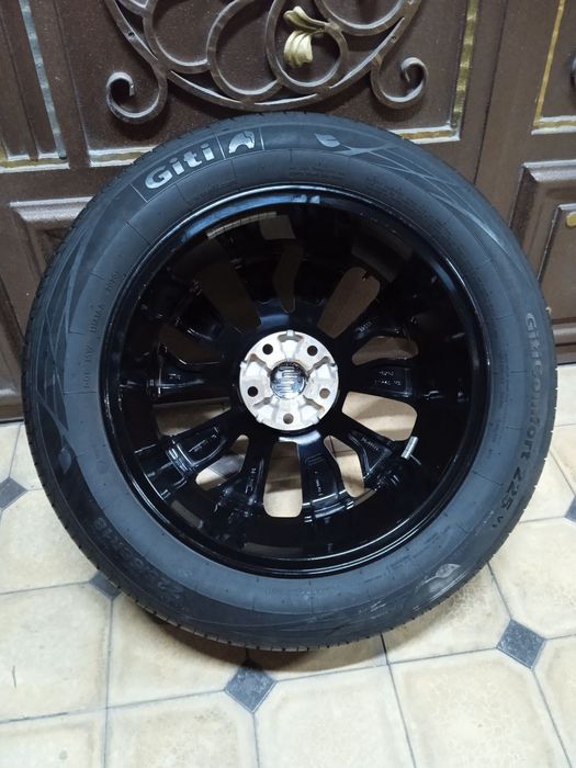 Продаются комплект диски с шинами от электромобиля