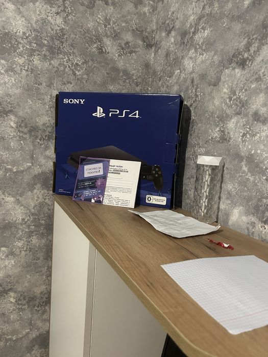 Playstation 4 slim