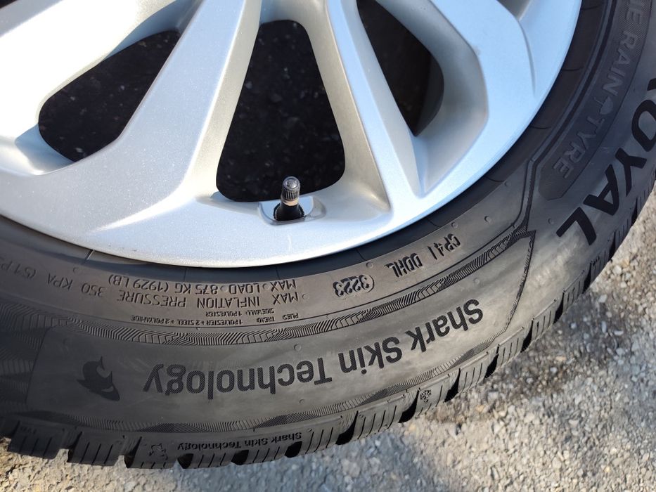 225/60/17" 4бр Uniroyal winter expert, dot3223,8mm