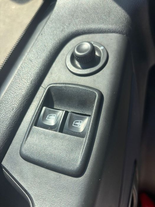 Vand opel vivaro an 2016 sau schimb cu autoturism