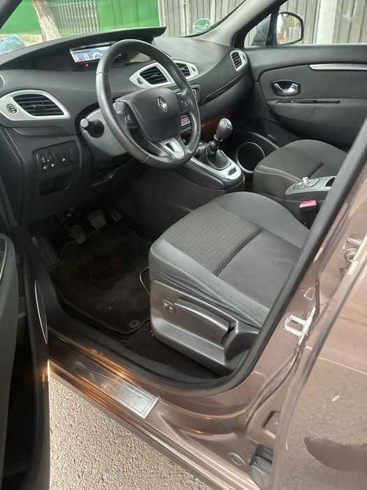 RENAULT Scenic 2012 — imagine 2