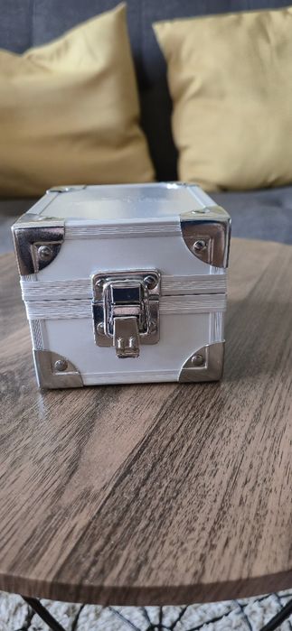 Продавам Часовник TW STEEL Оригинал