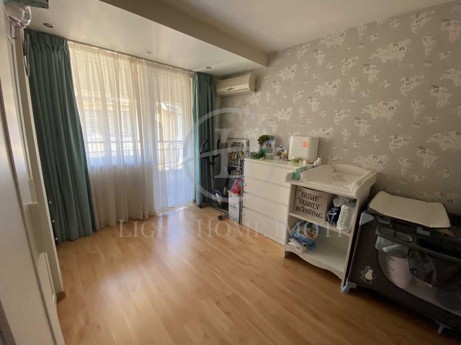Продава се Тристаен апартамент в Пловдив, Въстанически - 120 кв.м за 1584 €/кв.м - Снимка #10