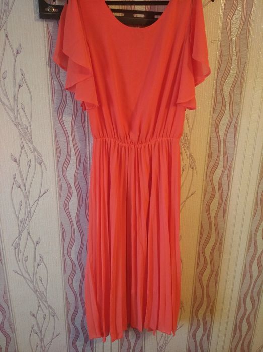 Продам платья недорого