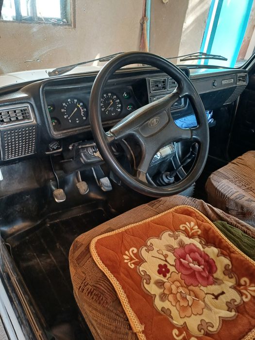 Автомобиль ваз 21074