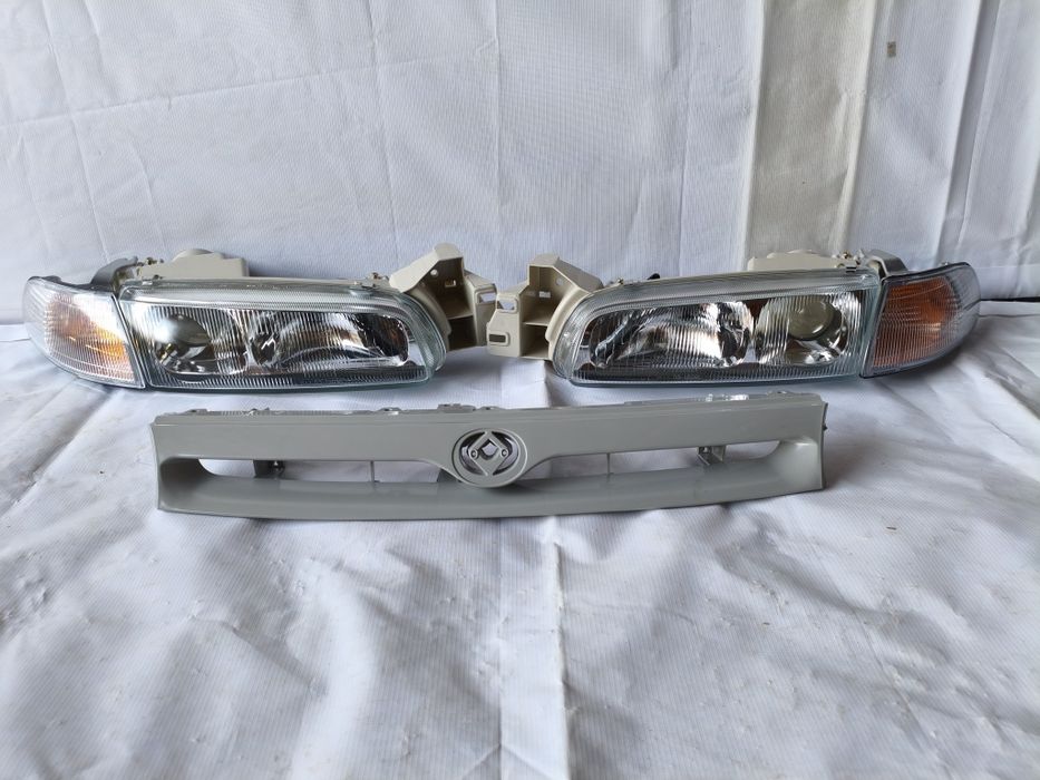 Продаю передние Фары Мазда 626 Кронос