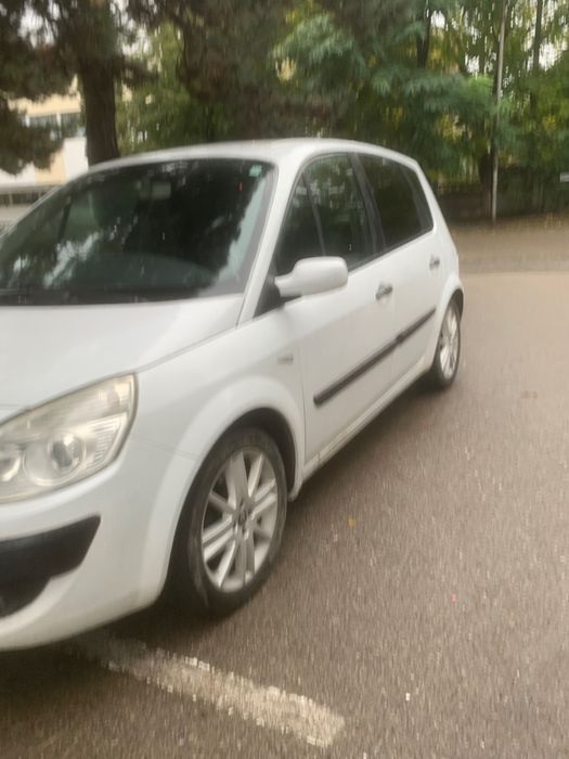 Se vinde. Reno senik