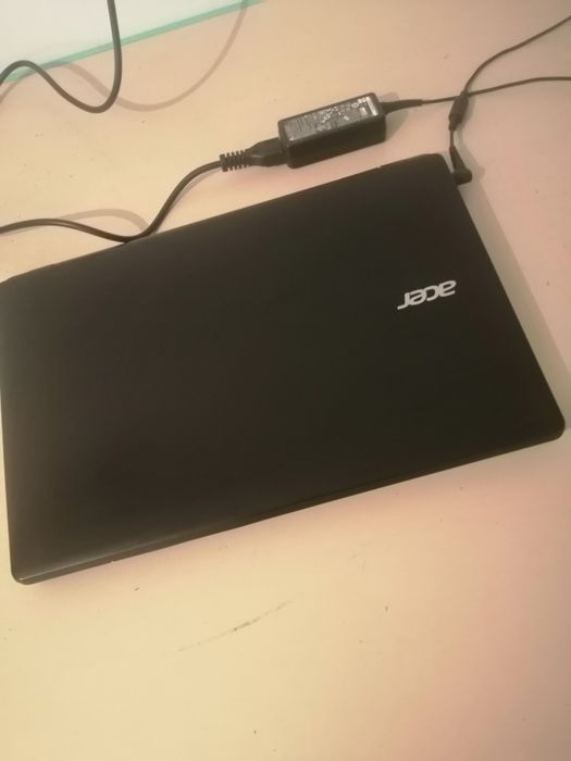 Acer Core i3. Новая батарея.