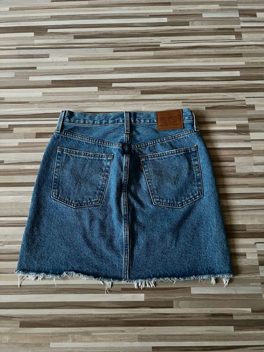 дамски поли Calvin Klein, Boss, Levi’s