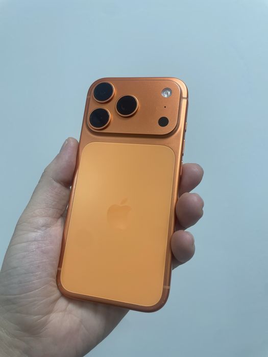 продается айфон 17про 256гб