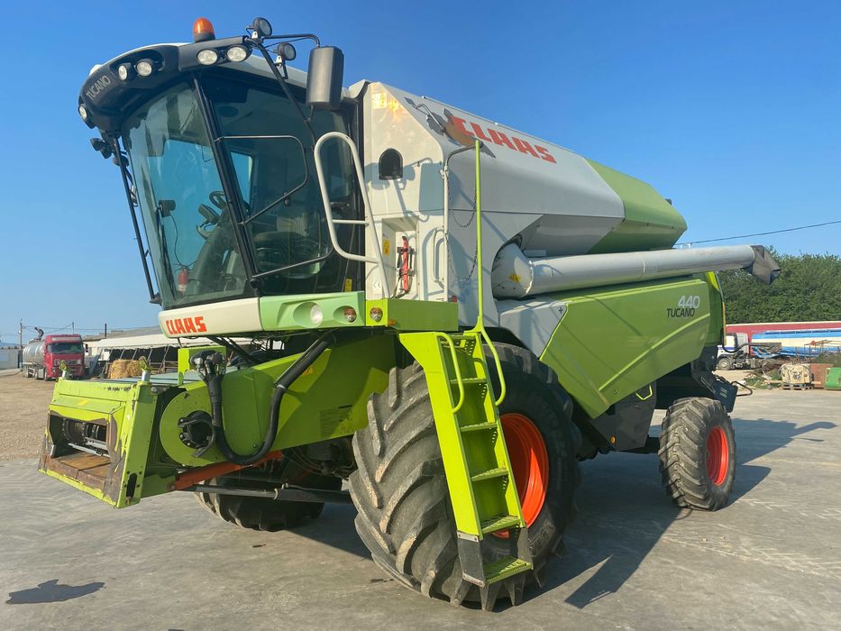 CLAAS Tucano 440 APS