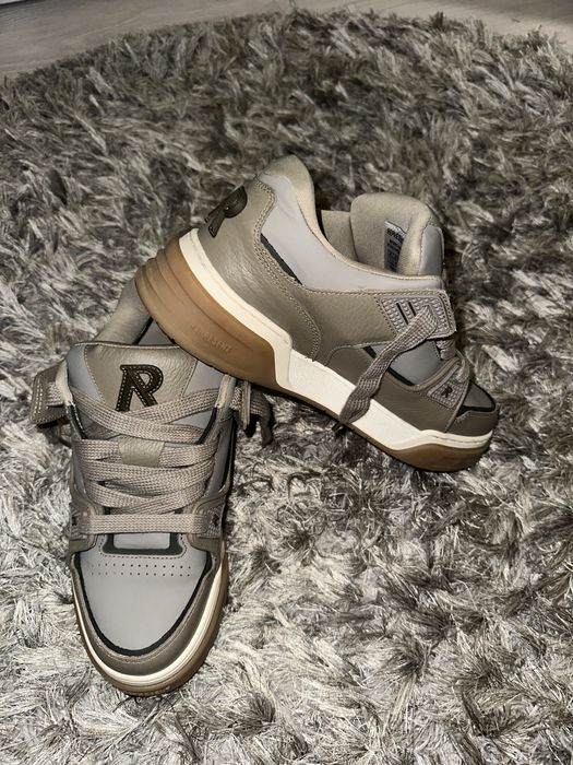 Sneakers Represent