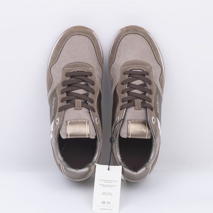 Кроссовки женские