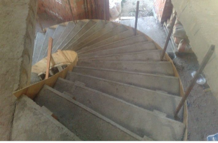 Scări din beton armat