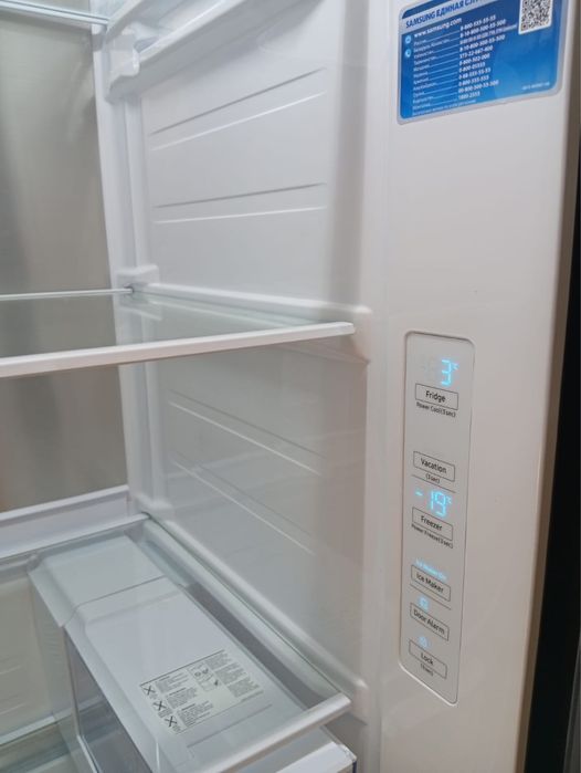 Холодильник Samsung