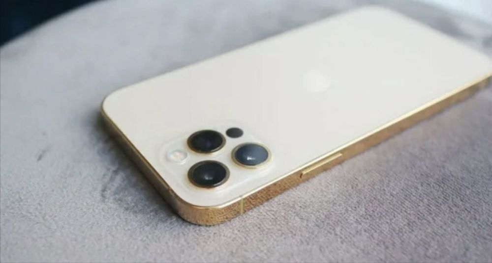 Айфон 12 про.