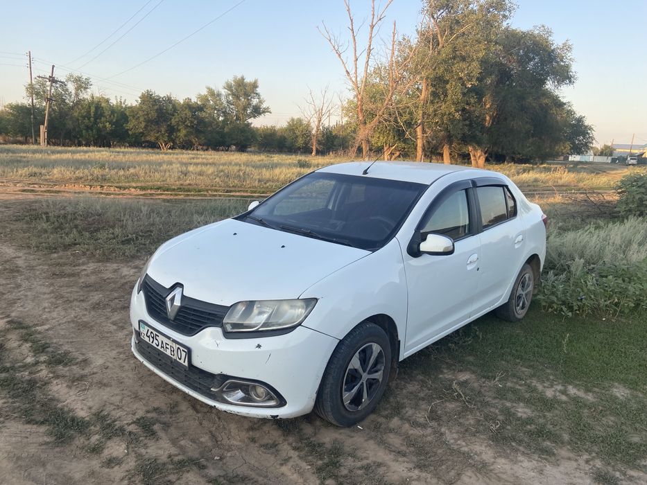 Продам машину рено логан