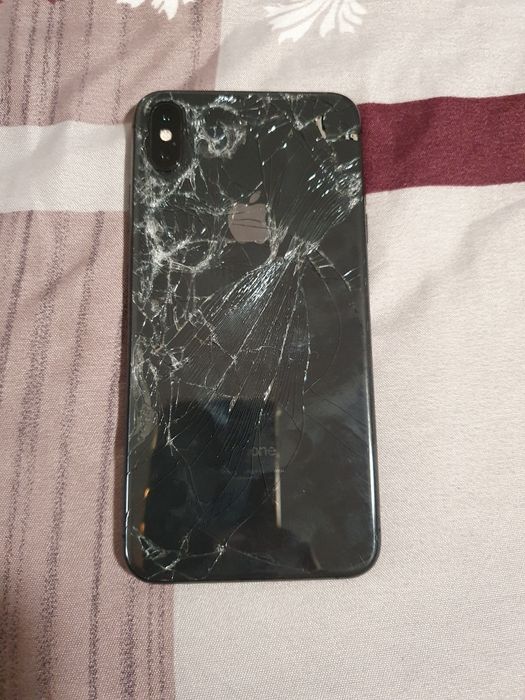 Vând telefoane defecte