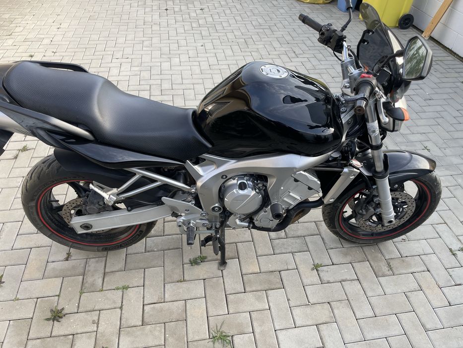 Motocicleta Yamaha FZ6-N