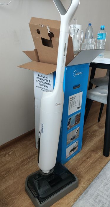 Моющий пылесос Midea VSS-AT2