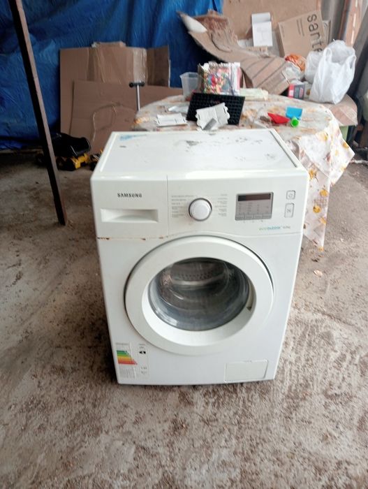 Продам срочно стиральную машинку