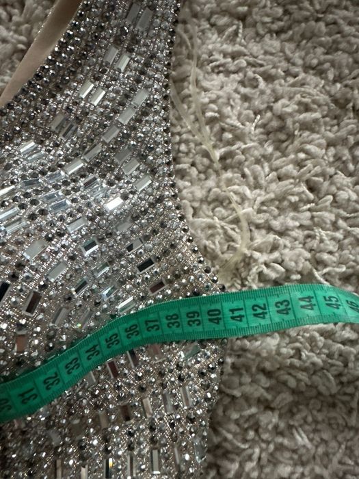 Rochie elegantă cu pietricele, mărimea M.